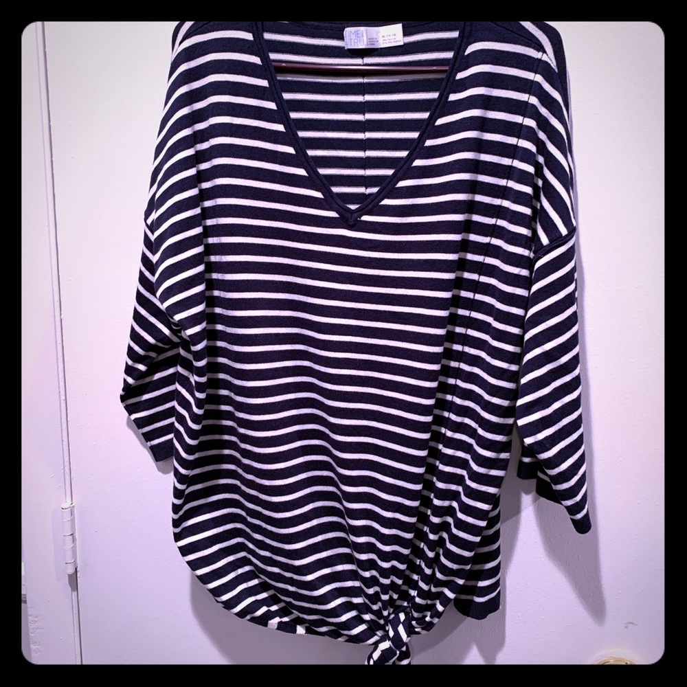 NWOT Time and Tru top w/ side tie